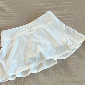 Play Off The Pleats Mid-Rise Skirt